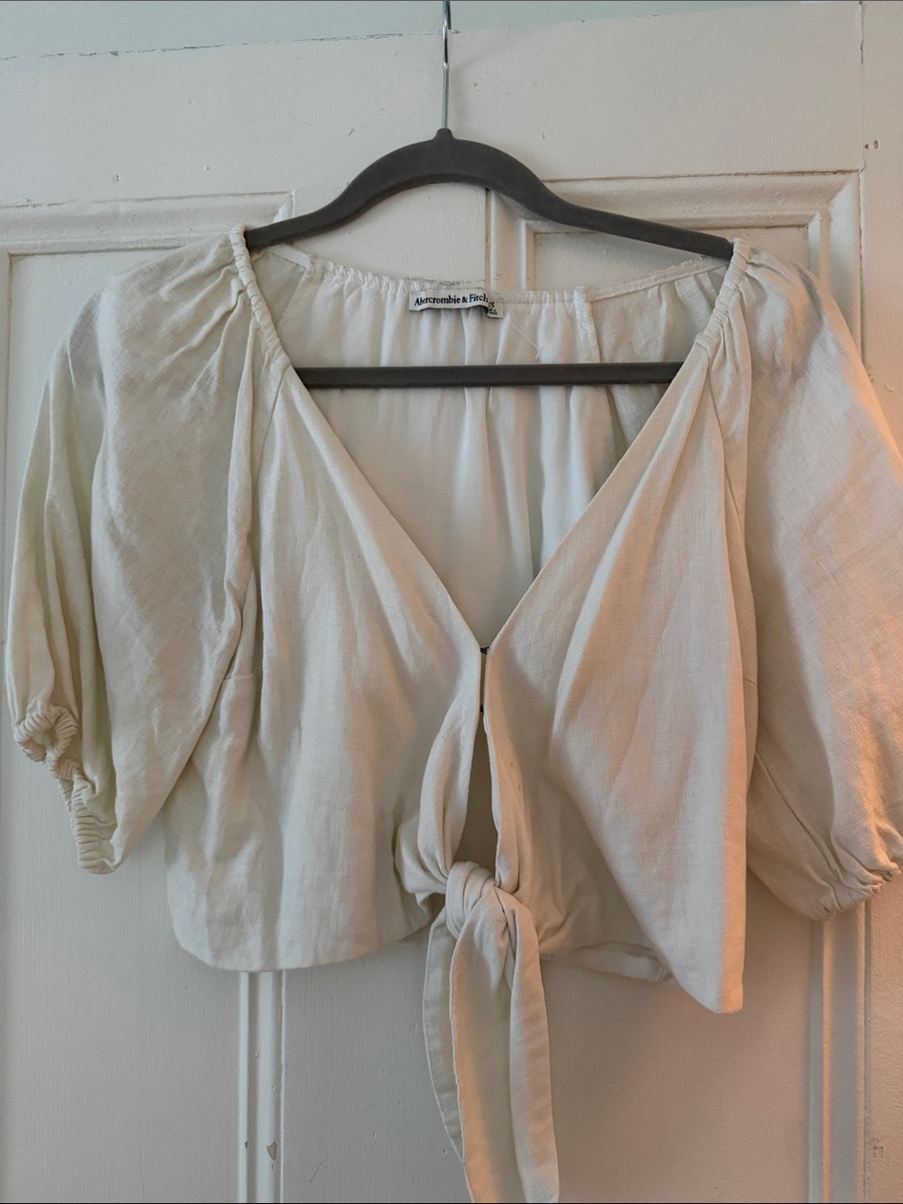 Abercrombie & Fitch Ivory Tie-Front Puff Sleeve Crop Top
